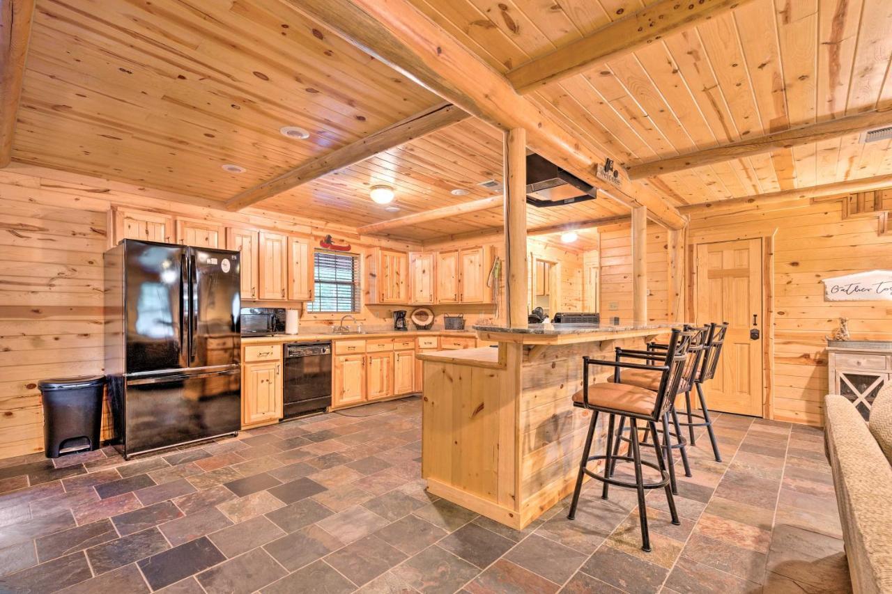Villa Broken Bow Retreat On 2 Acres With Hot Tub And Deck! Extérieur photo