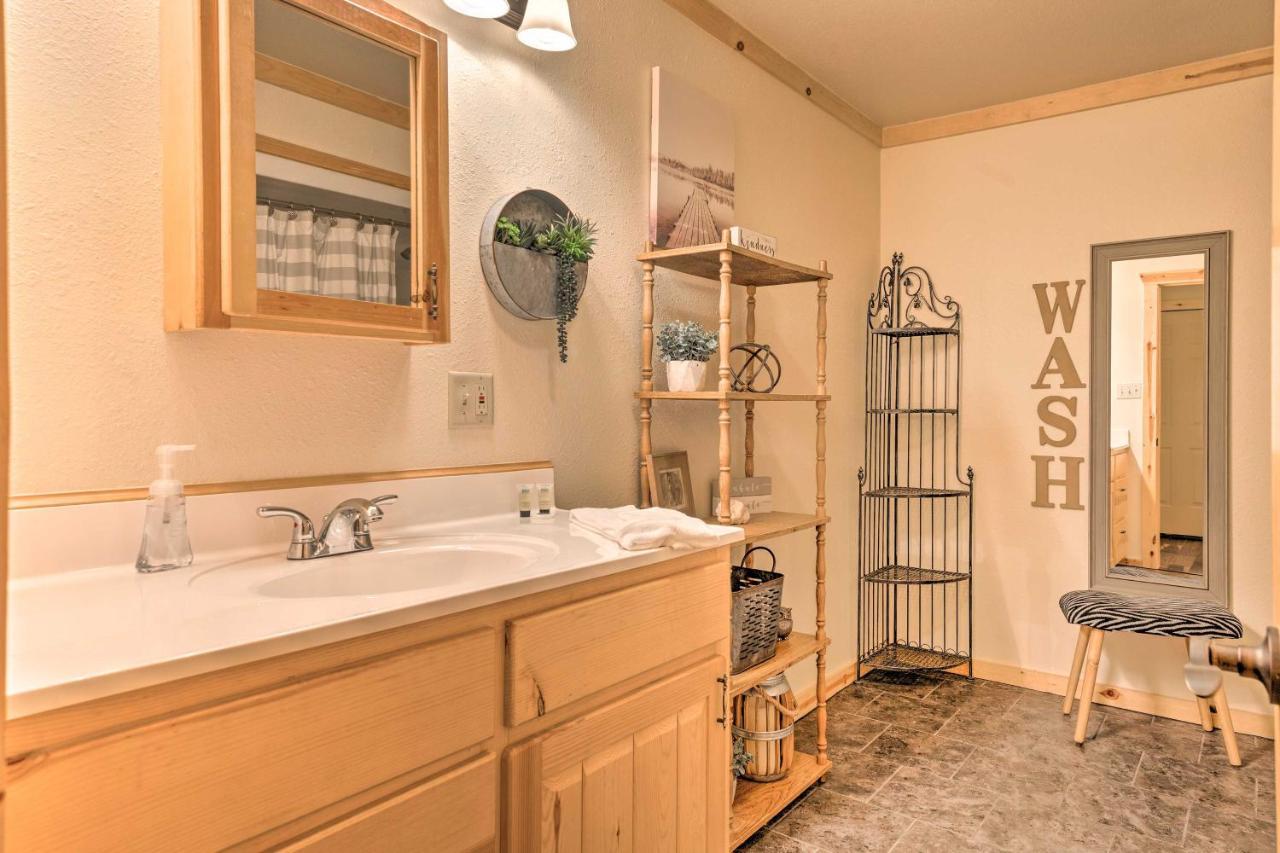 Villa Broken Bow Retreat On 2 Acres With Hot Tub And Deck! Extérieur photo